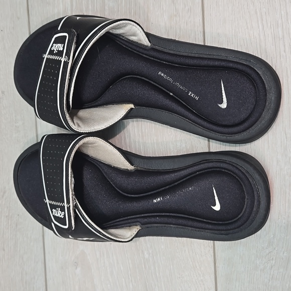 Nike Women's Comfort Footbed Black Slide Sandals Shoes Sz 7 - Picture 5 of 11